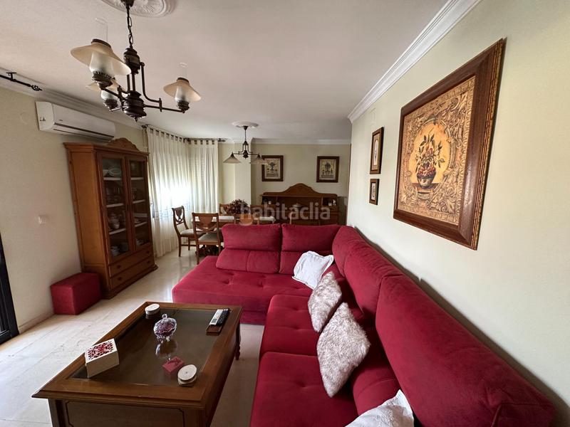 Foto ea3ab246-2639-4e66-a504-f0834ce28210. Alquiler piso centro pisazo 3 dormitorios, parking y piscina comunitarios, terraza en Fuengirola