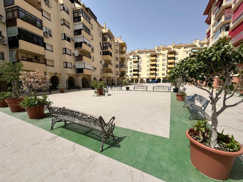 Foto ef7d8100-8282-4bdf-8460-778c83fef592. Alquiler piso centro pisazo 3 dormitorios, parking y piscina comunitarios, terraza en Fuengirola