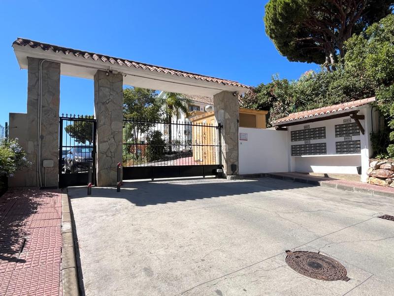 Foto df5ea9ce-4cc4-4d6a-93ca-1bc9355afba3. Pis amb aparcament piscina a Calahonda Mijas