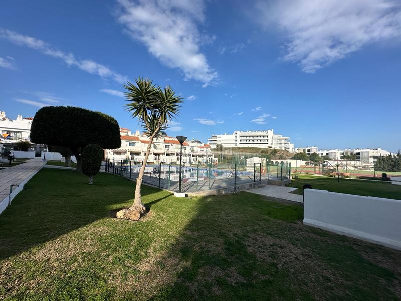 Foto 25d284a5-e2c7-42eb-b0a5-97465777b166. Doppelhaus mit pool in El Faro de Calaburra - Chaparral Mijas