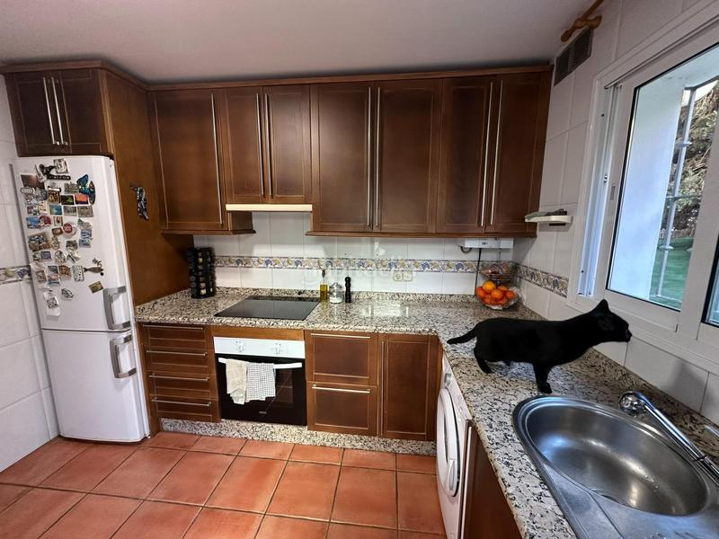 Foto 7934ca64-567d-45ae-9a8b-5f70873cbf95. Rent semi detached house with parking pool in Castillo Sohail - Myramar Fuengirola