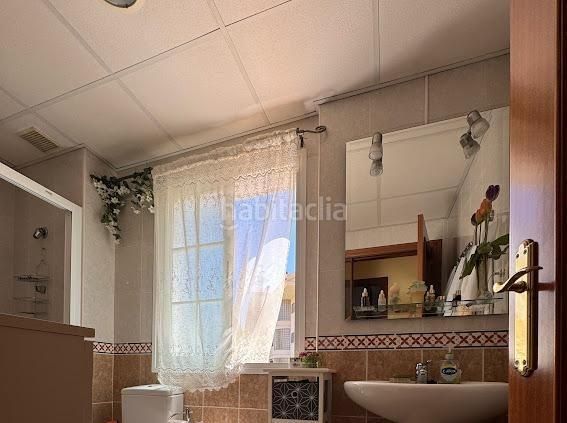 Foto 3d4269c3-ee04-4e96-a33d-111f830a705a. Casa aparellada amb aparcament piscina a Puerto Deportivo Fuengirola