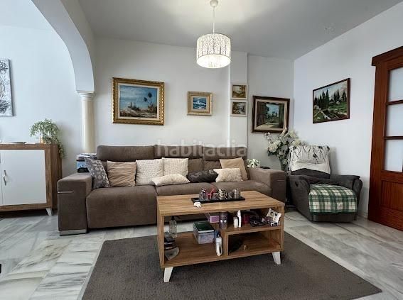Foto 3df51085-1606-4771-8786-2e01aa315642. Casa aparellada amb aparcament piscina a Puerto Deportivo Fuengirola