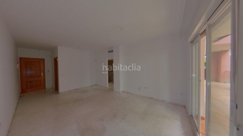 Foto bba81ac4-33d3-4a34-abb0-8a3f881ea91b. Apartament amb piscina a Zona Centro Comercial Torrequebrada Benalmádena