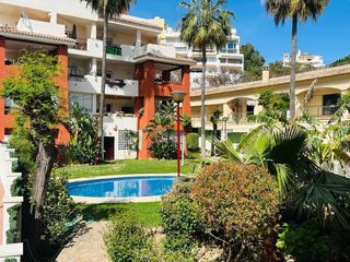 Apartamento en Zona Centro Comercial Torrequebrada. Benalmádena  piso, 2 dormitorios, terraza, garaje y trastero