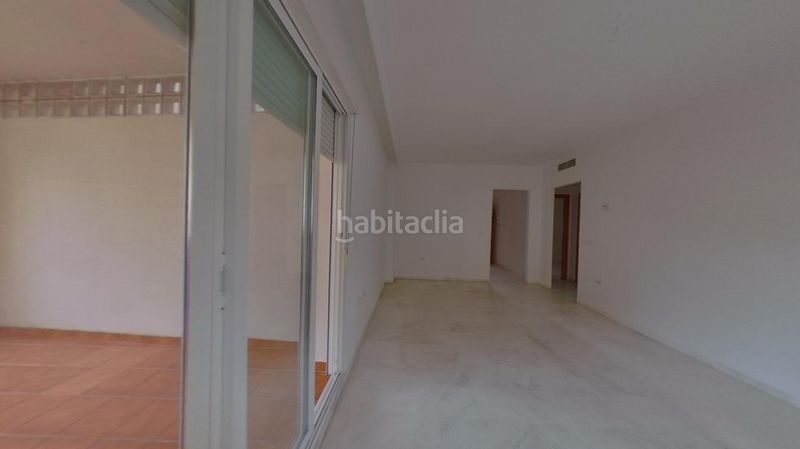 Foto 2418f4fd-0a41-4f77-8f2f-9f749ff79871. Apartament amb aparcament a Zona Centro Comercial Torrequebrada Benalmádena