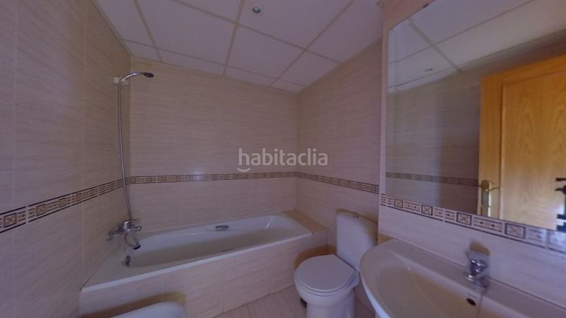 Foto 8b5e7536-245a-4462-8bd1-86fdb3de37b1. Apartament amb aparcament a Zona Centro Comercial Torrequebrada Benalmádena