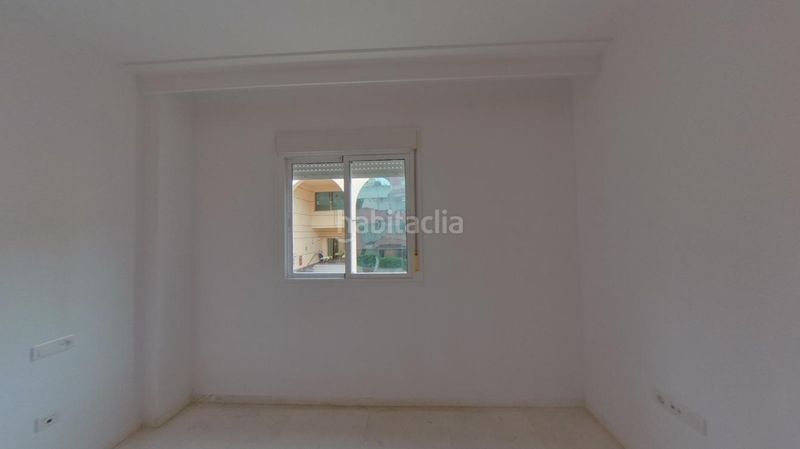 Foto f8e6c8e0-ece0-4b86-88ba-5b08a290892f. Apartament amb aparcament a Zona Centro Comercial Torrequebrada Benalmádena