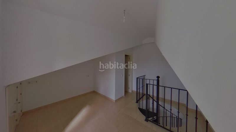 Foto 1b36fcb5-c51f-4e77-864e-17ed8d7cee1b. Dúplex , 1 dormitorio, balcón en Centro Benalmádena