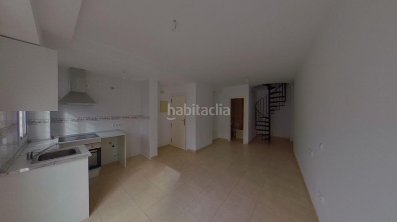 Foto 8a4cd1fc-6944-459e-91e3-9ad4459ddeb1. Dúplex , 1 dormitorio, balcón en Centro Benalmádena