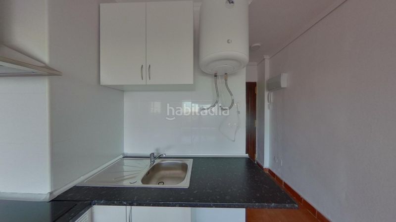 Foto 3721101c-09ae-4478-a42d-32a05a1c2bd1. Estudi amb piscina a El Pinillo Torremolinos