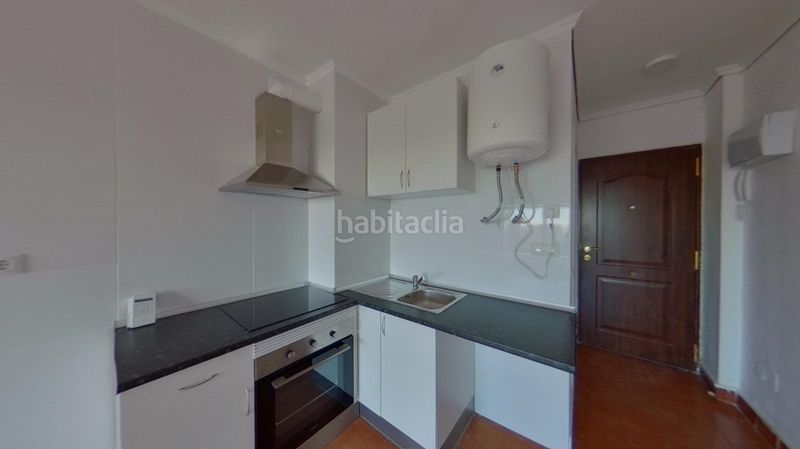 Foto 4f79aae0-6eb6-4f05-b1c5-b6889abecf91. Estudi amb piscina a El Pinillo Torremolinos