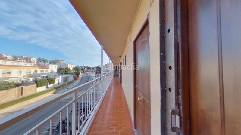 Foto 63332cb9-1fa5-4221-aff4-067a7c788868. Estudi amb piscina a El Pinillo Torremolinos