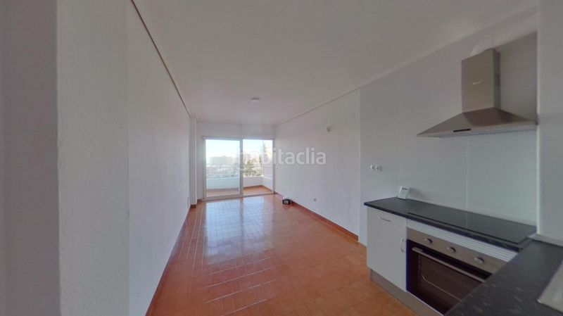 Foto 7892d3a5-1332-4914-8223-ec496623c8fd. Estudi amb piscina a El Pinillo Torremolinos