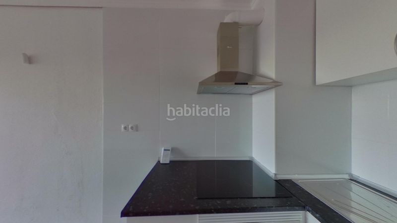 Foto f767cda2-5522-4068-8885-8e6af644a9c7. Estudi amb piscina a El Pinillo Torremolinos