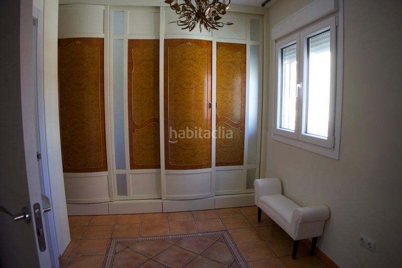 Foto 3741c0bf-15df-4bd8-90ea-05e3348c87e0. Casa adossada amb calefacció aparcament piscina a Fuengirola