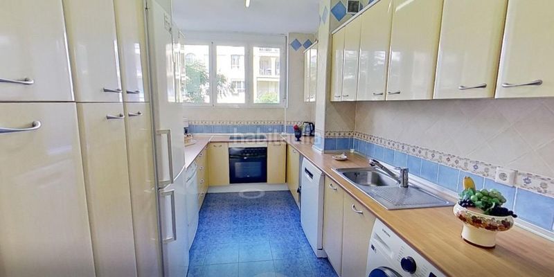 Foto 09098cb8-8474-4183-81fa-88f7967bd4de. Apartament amb piscina a Puerto Deportivo Fuengirola