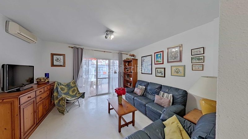 Foto eaffb6a2-8dc1-4427-a9e6-bdab6e092a73. Apartament amb piscina a Puerto Deportivo Fuengirola