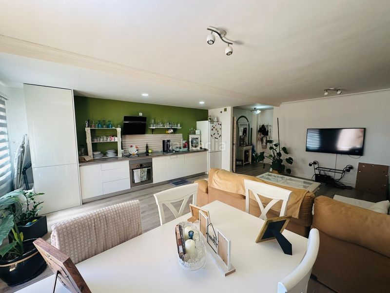 Foto 0cb13ee0-c45a-4e60-a7e8-f754a60a8675. Piso las lagunas care pisazo reformado 3 dormitorios, garaje, piscina y 2 terrazas en Mijas