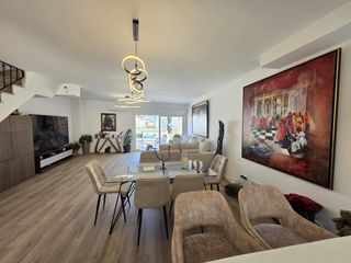 Reihenhaus in Los Boliches. Los boliches  gran adosada 4 dormitorios, piscina, parking y tra