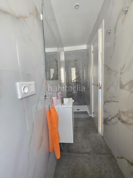 Foto bed9e0f0-68a5-437e-b38a-f21940294d70. Casa adossada amb aparcament piscina a Los Boliches Fuengirola