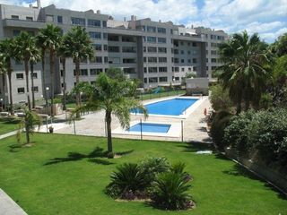 Pis a Castillo Sohail - Myramar. C.comercial miramar  pisazo 1 dormitorio, garaje, trastero, pisc
