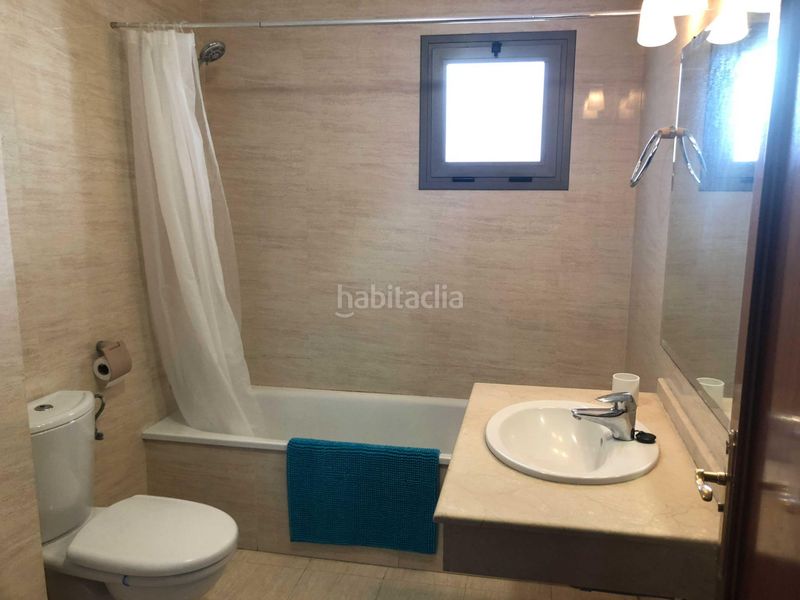 Foto efbdf1a2-e285-478b-bf7d-7879a4247a56. Pis amb calefacció aparcament piscina a Castillo Sohail - Myramar Fuengirola