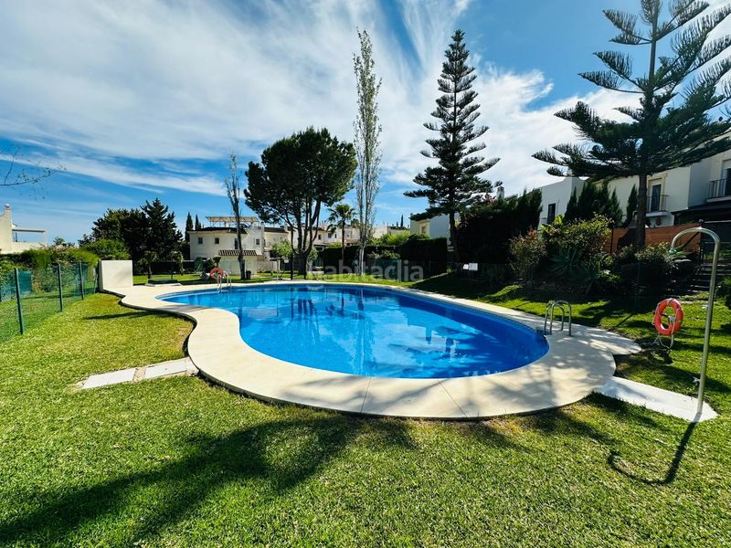 Foto 838a9e05-244d-4107-a722-6963aad78cea. Casa adossada amb calefacció aparcament piscina a Mijas