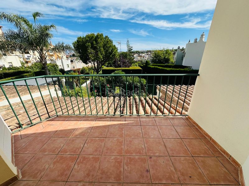 Foto b2d9fd53-d82f-4f3f-a4d4-3e89635d8b2a. Casa adossada amb calefacció aparcament piscina a Mijas