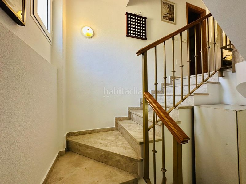 Foto bf627402-fdeb-4777-b385-9c7bbe06eb07. Casa adossada amb calefacció aparcament piscina a Mijas