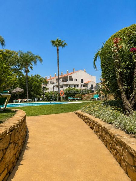 Foto c52816b5-2d3b-40e1-a452-8210d86eaa59. Pis amb aparcament piscina a Santa María Marbella