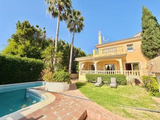 Casa aparellada a Campo de Mijas