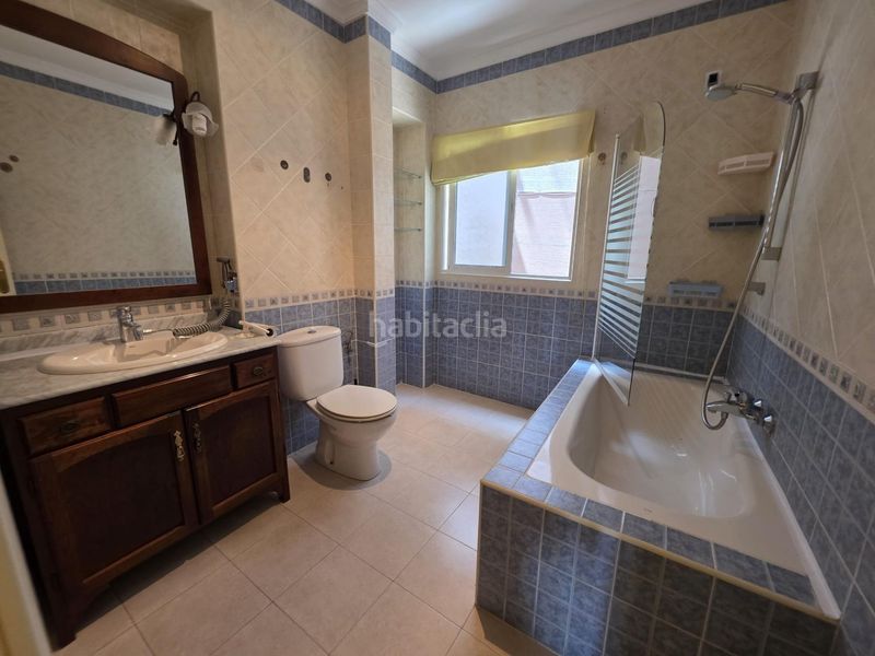 Foto e2ebb918-b8f9-4899-b689-3e0fe650993e. Pis a Centro ciudad Fuengirola