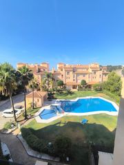 Piccolo appartamento in Calahonda. Calahonda  piso 2 dormitorios, garaje, 4 piscinas