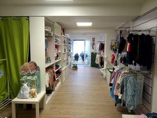 Casa  Calle vadeadores. Venta de casa + local comercial en pleno centro de benamocarra .