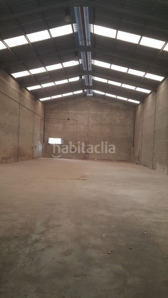 Foto 40a0bac1-a037-48d9-a49c-a7c4162b6d5a. Capannone industriale in avenida villa de madrid 27 in Vélez - Málaga