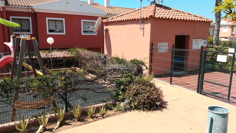 Foto 03371c87-a88c-4e3d-ba9e-a2c4a9224a56. Chalet  adosado a 400 metros de la playa de caleta de vélez en Caleta de Velez