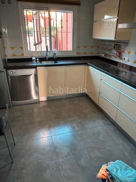 Foto 5adb029a-62ee-43a1-866f-6032dda32a53. Chalet  adosado a 400 metros de la playa de caleta de vélez en Caleta de Velez