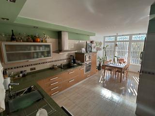 Chalet  Calle cruz verde. Chalet en residencial con piscina . stano