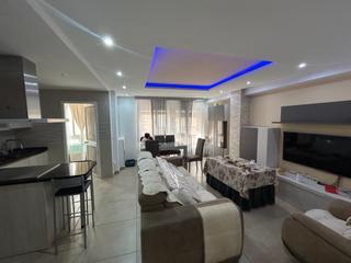 Etagenwohnung  Calle enrique van dulken 8. Piso seminuevo recién reformado ideal familias. muy céntrico.