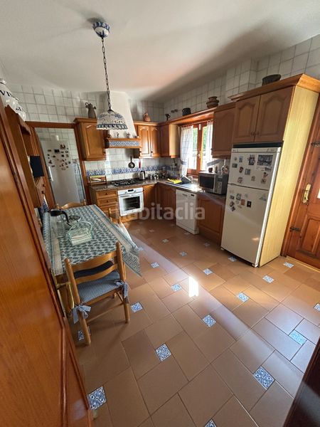 Foto 90caf9c9-8b2a-4eaf-b1e6-49deb6c788d8. Casa aparellada amb xemeneia calefacció aparcament piscina a Vélez - Málaga