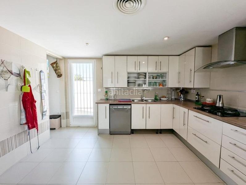 Foto d95d6454-9f47-483b-a7a3-d46082ef1286. Casa pareada chalet pareado en Cúllar Vega