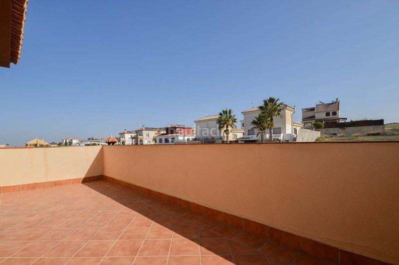 Foto 62801e6f-a70c-42bf-aea2-acfe5a0547d4. Chalet in teresa de calcuta 19 in Urbanizaciones Alhendín