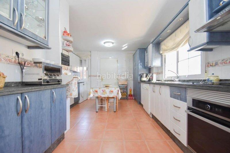 Foto 7fa42a0f-845e-49e3-9102-c2ceafea1963. Chalet in teresa de calcuta 19 in Urbanizaciones Alhendín