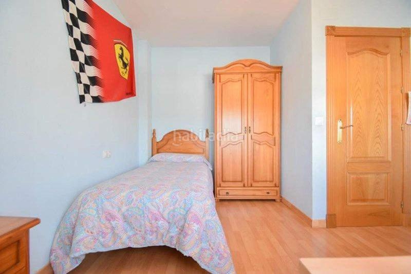 Foto d5a5b493-617c-42ac-9211-c1d3efeee39d. Chalet in teresa de calcuta 19 in Urbanizaciones Alhendín