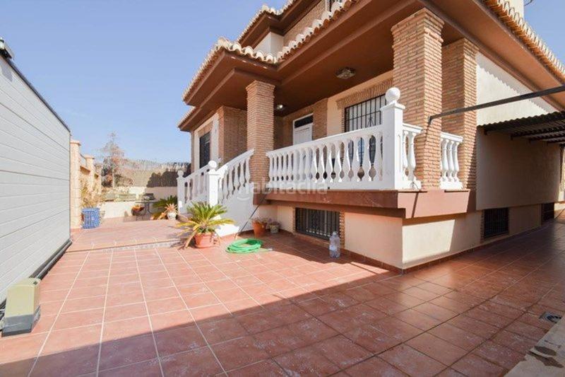 Foto 6c3f0271-e752-43b8-8c15-d99dbd2f26eb. Chalet dans teresa de calcuta 19 dans Urbanizaciones Alhendín