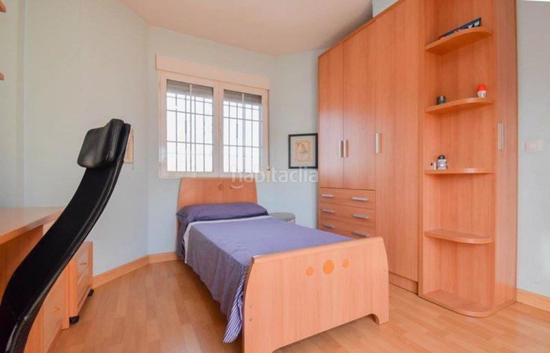 Foto ad7410d4-e362-4bce-86b0-251c0a574373. Xalet a teresa de calcuta 19 a Urbanizaciones Alhendín