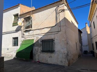 Masia a Otura. Casa de pueblo para derribo o reforma integral  ref. 3729