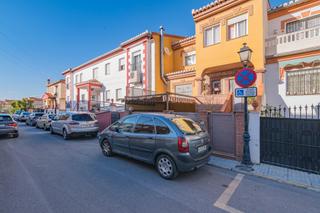 Maison jumelée à Híjar. Encantadora casa rústica de 3 plantas con patio y terraza, lista