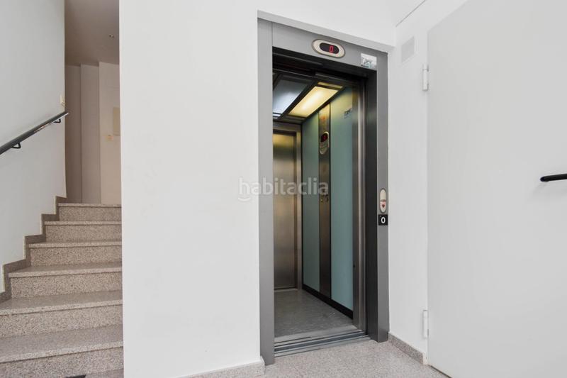 Foto 5039f2c4-7834-4939-bfe8-7f2b1f1d0291. Piso hermoso y coqueto piso a la venta centro, esquina, 3 dormitorios, 2 baños, garaje, ascensor en Otura